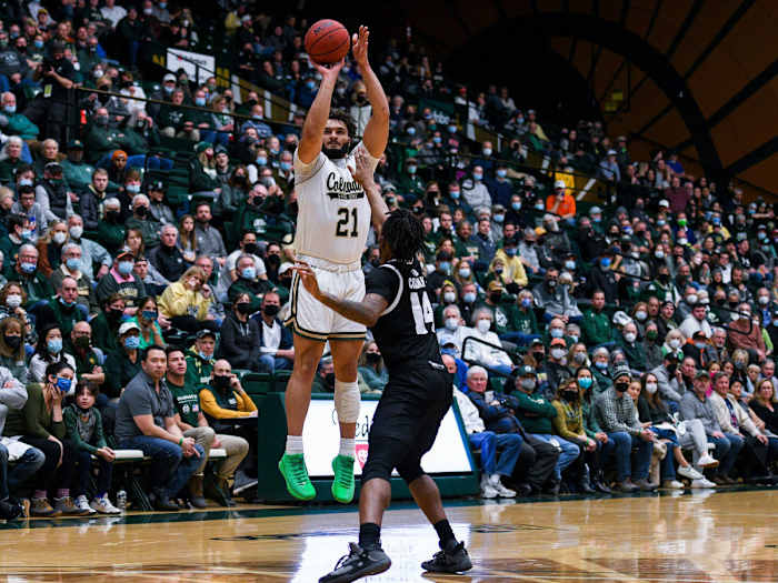 David Roddy shoots a three-pointer